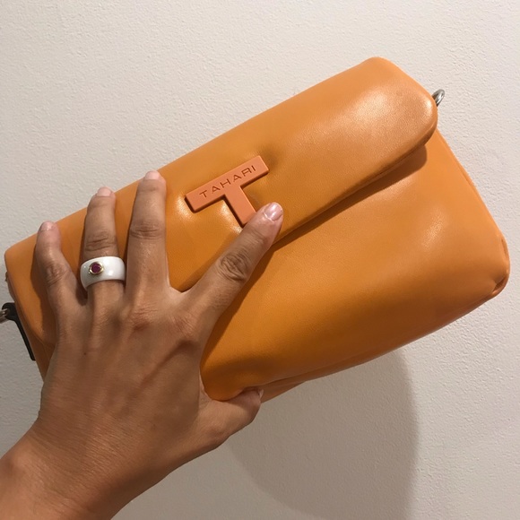 Tahari ‘Mango Tabitha’ clutch/crossbody/shoulder vegan leather. NWT - Picture 6 of 16